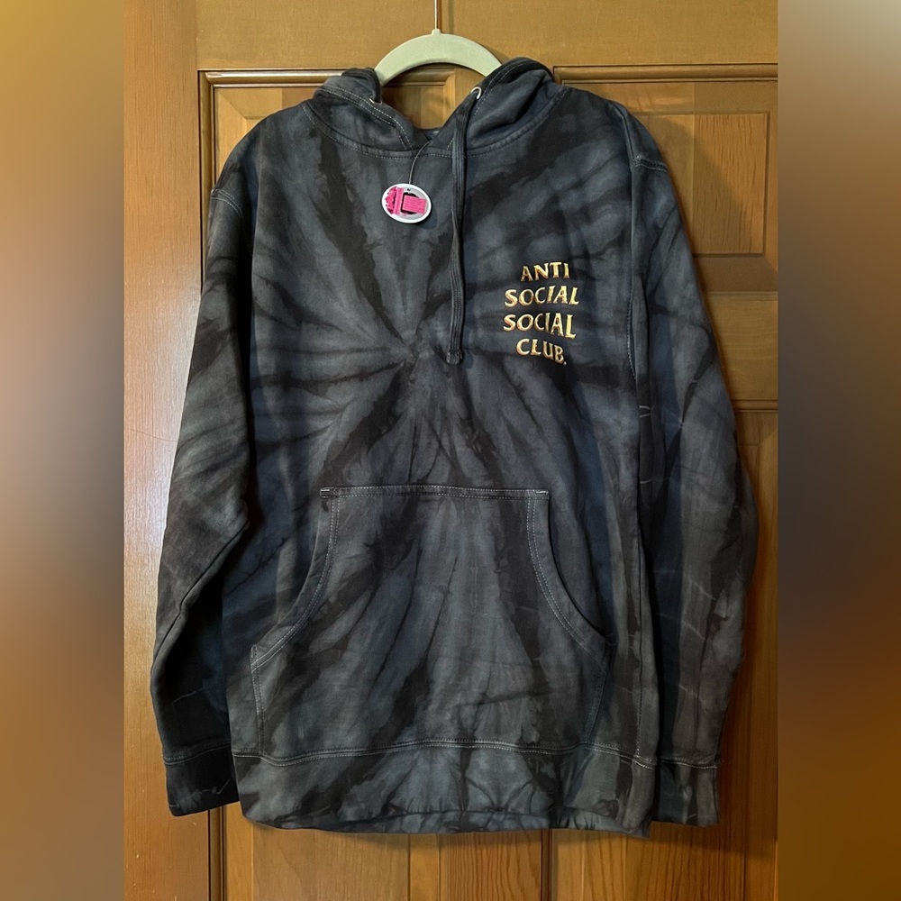 ANTI SOCIAL SOCIAL CLUB. NEW GREY TIE DIE HOODIE. SIZE SMALL.